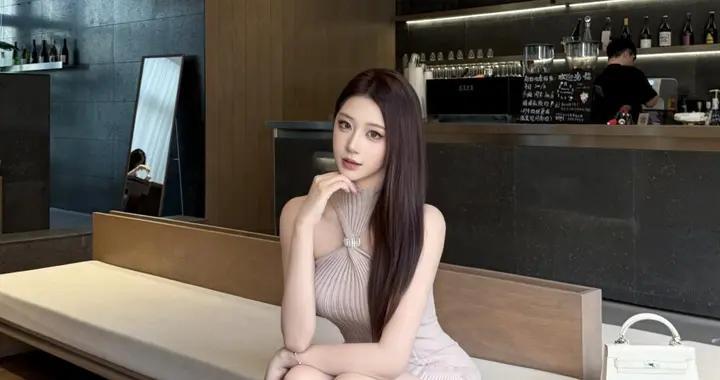 绝美挂脖裙，秒变气质女神