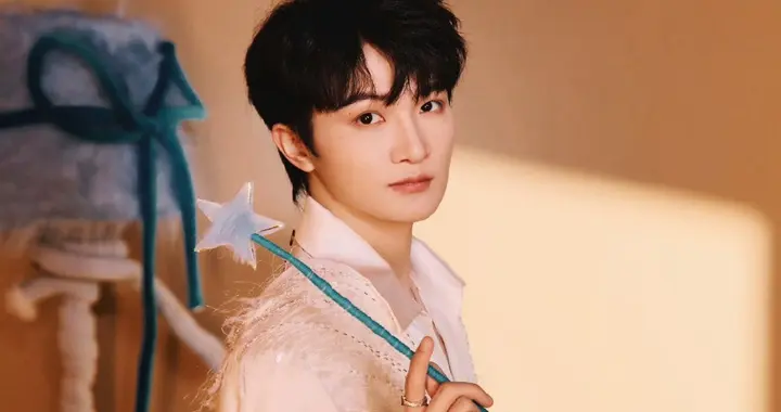 周深北影节闭幕式致敬追光者，一首《修星星的人》感人至深