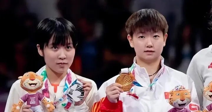 3-2、3-1夺总冠军，世界第一孙颖莎夺冠手软，2025年完美收官