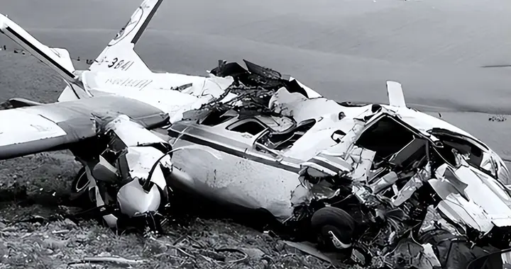 100亿化为泡影，35名顶尖电子战专家牺牲！中国空中预警机血泪史