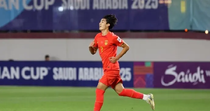 云南玉昆签约布尼亚明要付钱，相反上海海港想免费签约杨黔东！