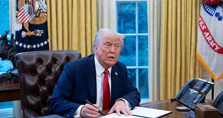 连夜签令！特朗普征100%关税，欧盟日本全豁免，独有澳大利亚挨整