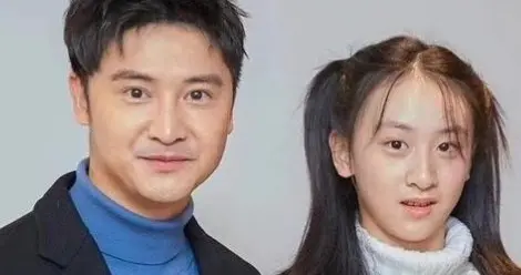 田亮女儿森蝶18岁了，晒成人写真照，长发飘飘穿白裙，像女版田亮