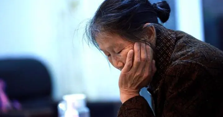 我活到50岁才发现：有些老人的晚年会活得凄凉，大多是自己折腾的