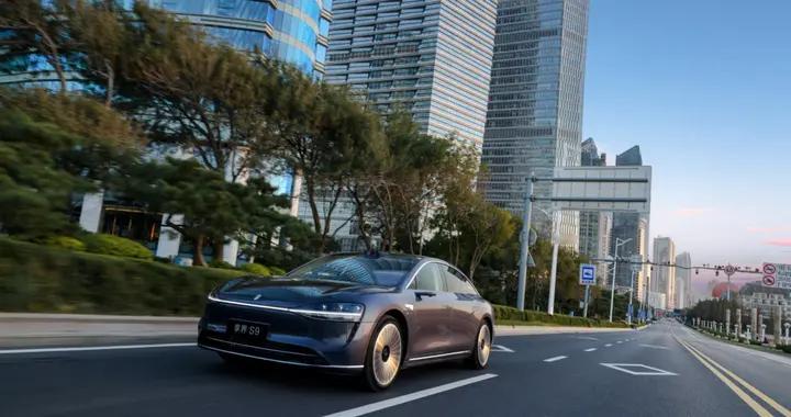 30万级豪华新选择！享界S9凭何打破BBA垄断？