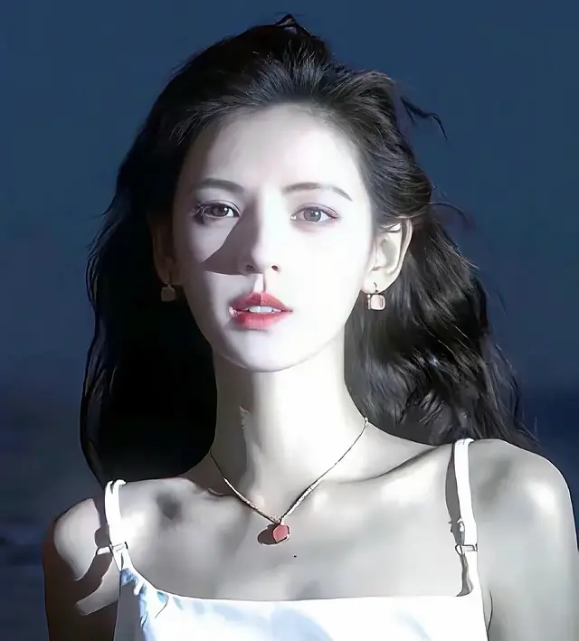 张予曦真的美到发光，完美的符合我小说中女主的形象