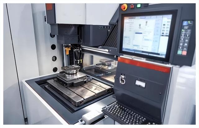 把中国光刻机变“废铁”？我国光刻机成功维修，或将改变世界格局