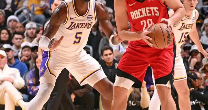 圣诞大战！杜兰特25+9，詹姆斯18+5，火箭轻取湖人