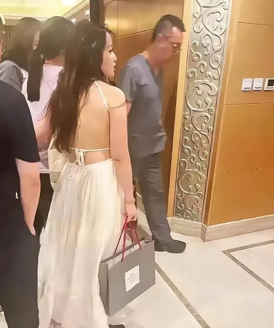 中日友好医院被开除医生肖飞：我有私生活问题，医德没问题！