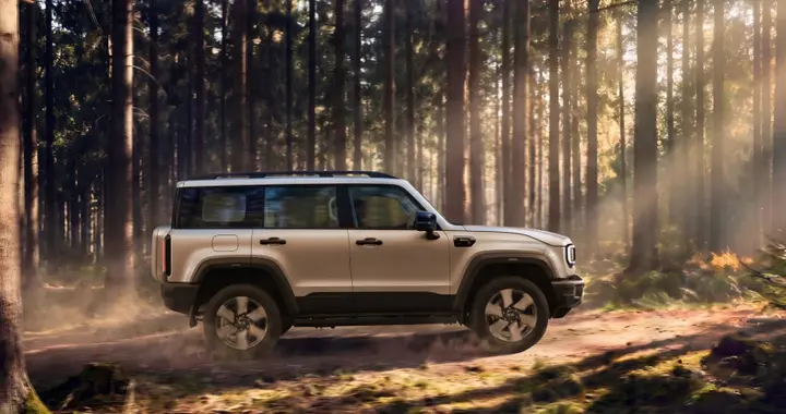 颜值实力双在线 方正硬派 SUV 四驱配置与安全架构全面解析