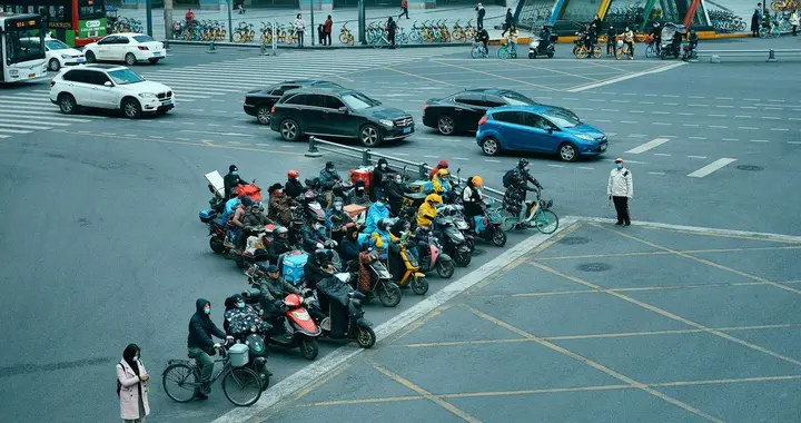 人老了真的会很可怜，养儿养女为什么不防老了？