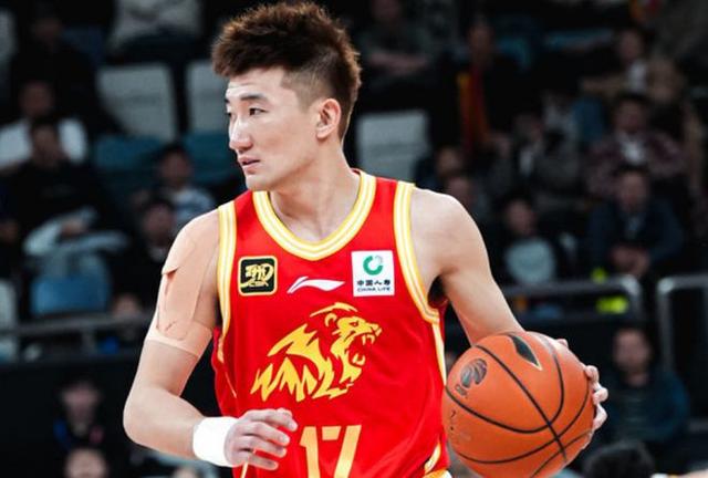 孙铭徽总决赛G1只得5分，为什么状态如此低迷？终于找到原因了