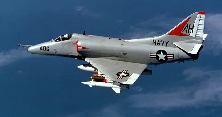 中国最不肯出售的战机，被誉为无价之宝，问世30多年风采依旧