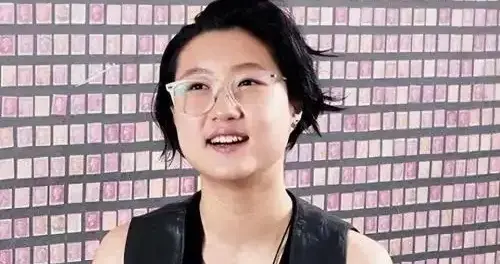 吴绮莉26岁女儿开设计工作室，曝成龙团队与其有接触，本人未否认