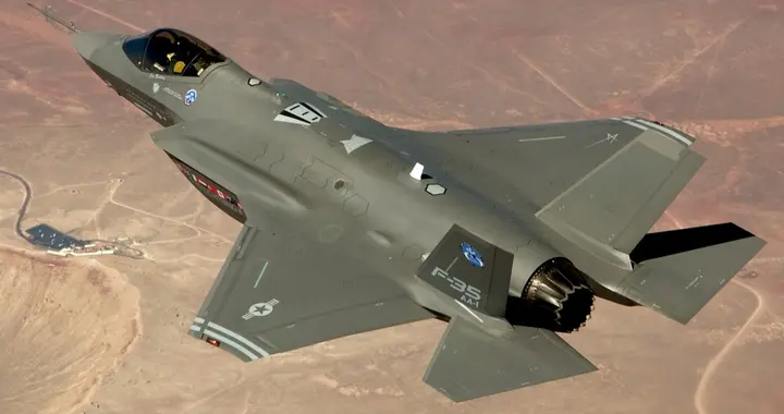 美军刚买850架F-35，日本也连划三红线准备决战高市只是个小喽啰