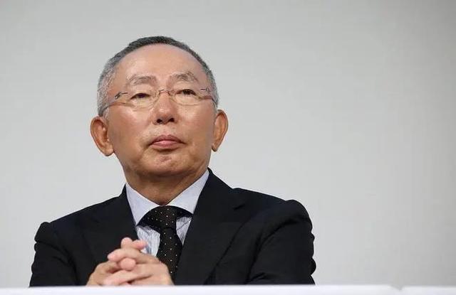 吃中国饭砸中国碗，优衣库前脚表示不用新疆棉，后脚又扩大门店数