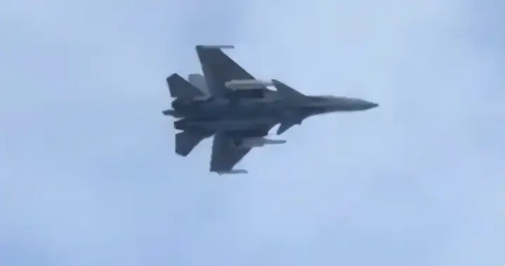 射程或暴增到1800公里，歼-15挂反舰导弹，剑指“第二岛链防线”