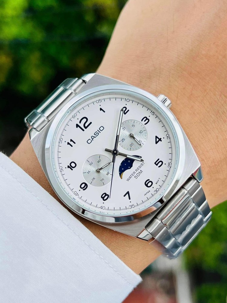 卡西欧月相设计商务手表