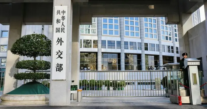 美方又炒作“窃取商业秘密”，制裁5家中国企业，中方：坚决反对