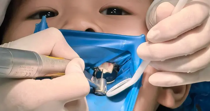 气炸！6岁男童补牙，3厘米钻针掉腹内，医院竟不道歉