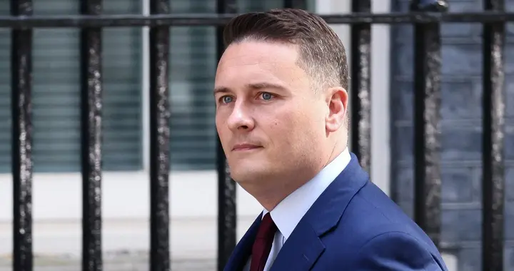 英防长催民囤72小时粮，反对党怒斥这是推责，千日备战更扎眼