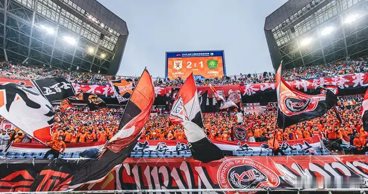 山东泰山消息：高准翼伤不重，阿尔瓦罗在恢复，观众45069人