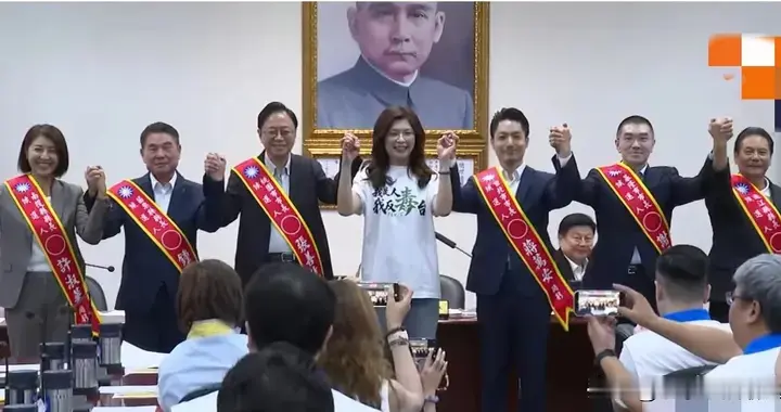 郑丽文最后敲定六人，侯友宜被放火上烤，黄智贤质疑蒋万安