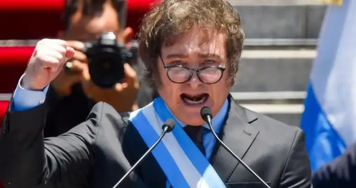 世界上离中国最远的国家，坐飞机要好几天能到，如今发展一落千丈