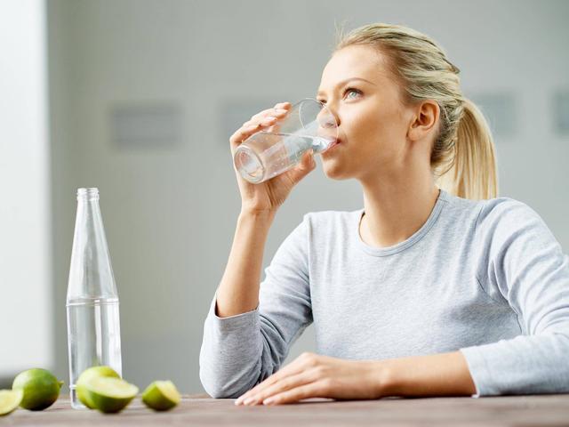 肾脏病|肾病知识科普：得了肾脏病，多喝水还是少喝水？