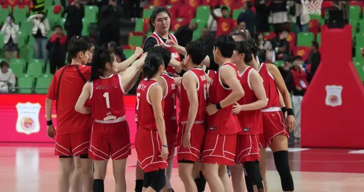 0+0+1！首发交出白卷却赢了球，王思雨这场“牺牲”让人心疼