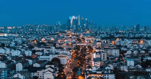 苏州，正在大练肌肉