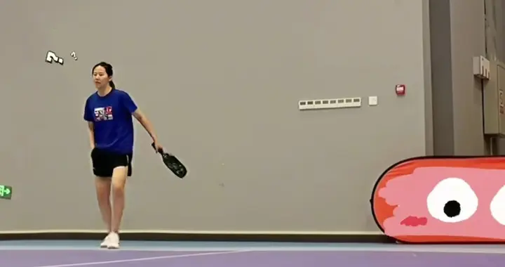 陈幸同发，尝试新运动，蒯曼晒美甲，她和覃予萱已经在训练了