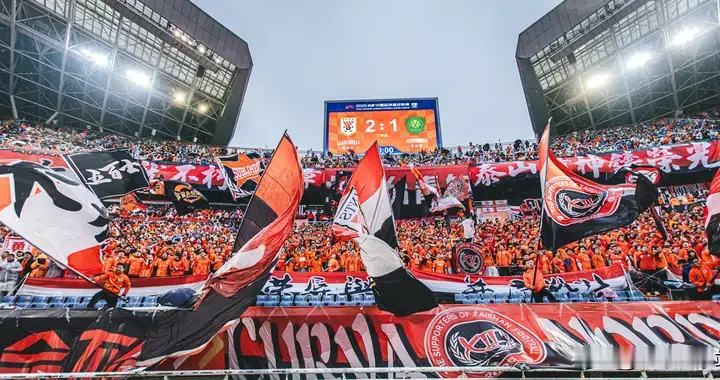 山东泰山消息：新球场10月合拢，马德鲁加上跑动榜，小德进三分球