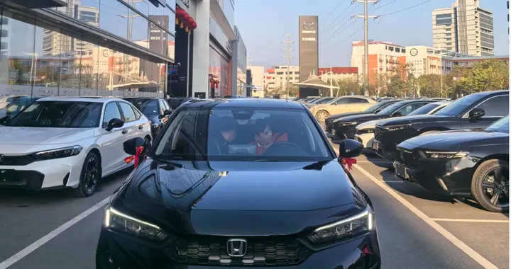 提了这台思域黑武士，算是圆了个小梦想。