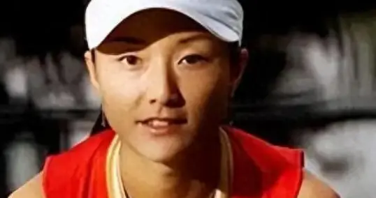 又一个郭晶晶？29岁退役后嫁入豪门连生4胎，结婚7年已成顶级阔太