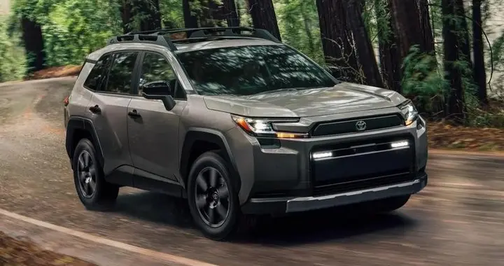 第六代RAV4荣放，是穿越都市与旷野的时空密钥