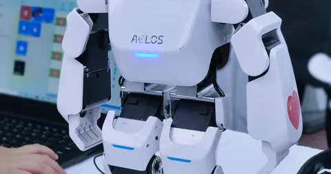 智启未来：2025中国机器人工程教育二十强群像图鉴