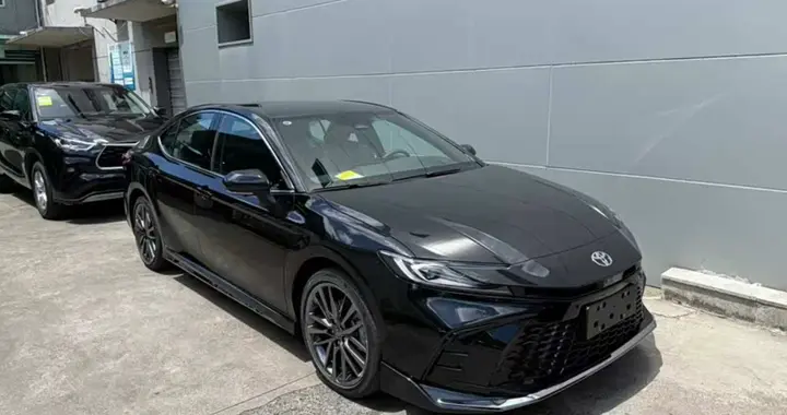 被打到卡罗拉价格的全新凯美瑞，现在还值得入手吗？