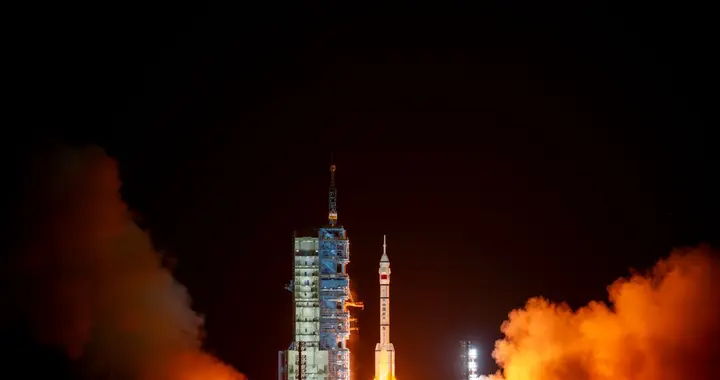 神舟二十三号升空！第8次太空会师，中国航天再启新程