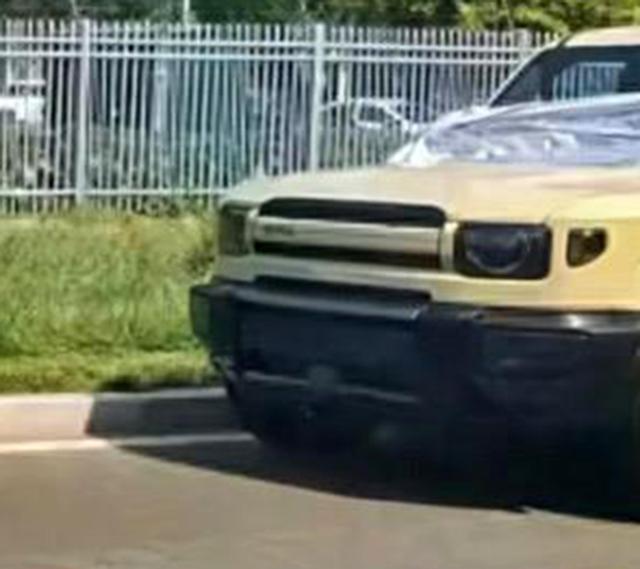 路虎卫士前脸？奇瑞iCAR V27实车曝光，外观很复古硬朗，年内上市