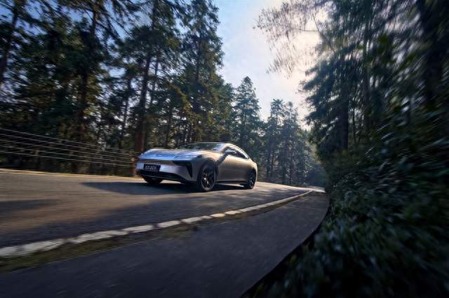 2025 年轻化出行首选：东风奕派 eπ007 颜值与实力双认证