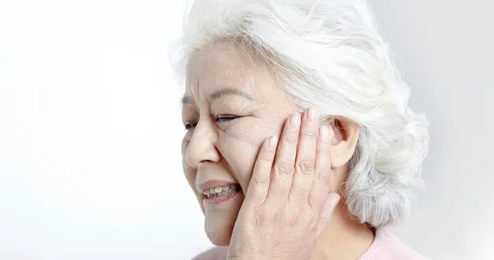 人一生得癌概率有多高？医生：头发早白的人，癌症风险或更低？