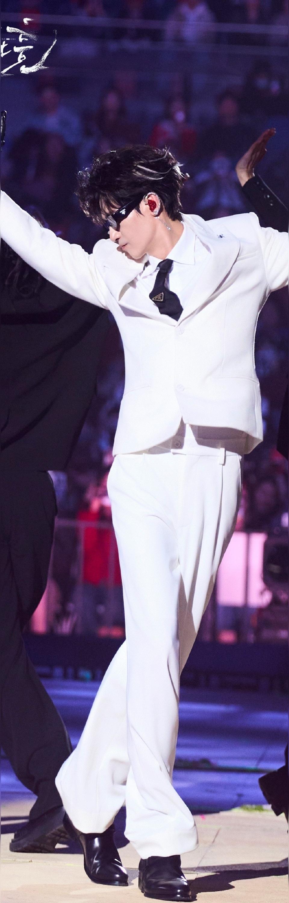 陈楚生 向 花生保证：“我会加油去你的城市，让你不要跑那么远！”他的演...