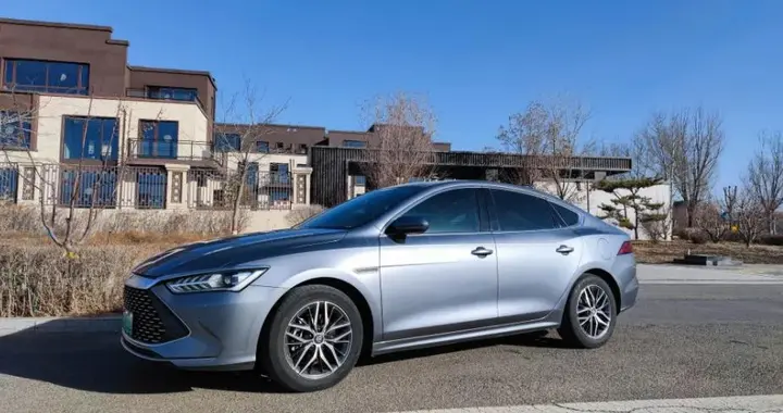 2026年的“插混轿车”销量王：综合续航2100公里，月销5000多台