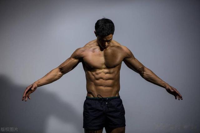 六种俯卧撑，助你塑造完美胸肌下部