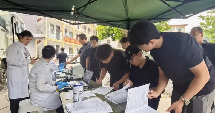 为爱挽袖 热血传情｜胡集镇开展无偿献血公益活动