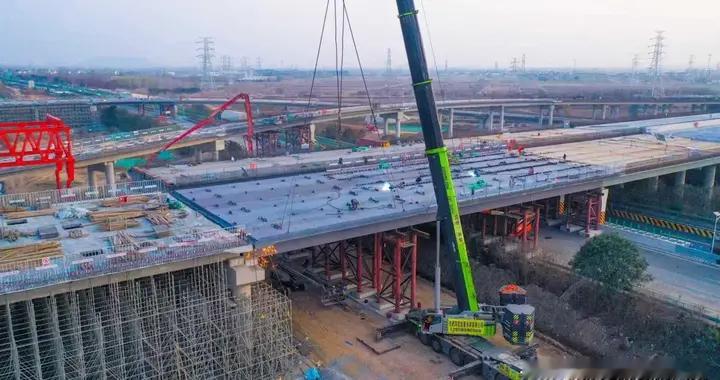 南京为了盐城使劲全力，宁盐高速新篁北枢纽桥梁完成但泰州拖后腿