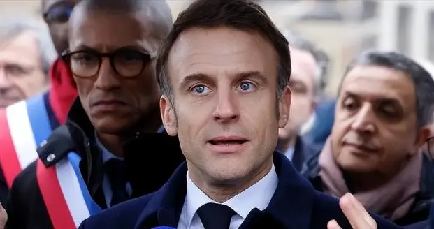 马克龙还未登机访华，中国突然官宣特殊安排，欧盟27国输了个精光