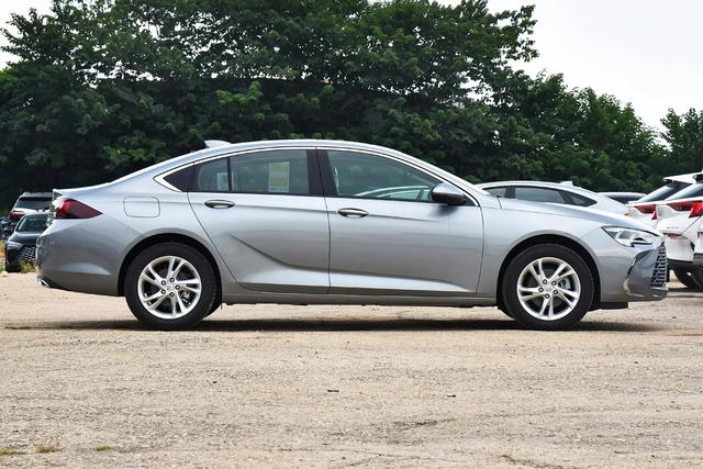 中级车降到12.39万，配2.0T+9AT，档次高安全性好，比国产还便宜