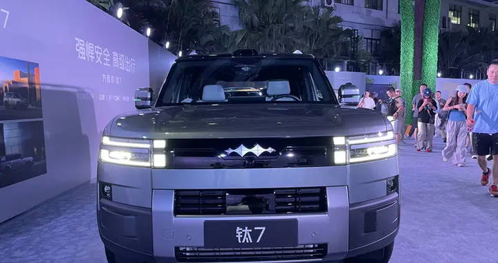 一点都不夸张：看到实车后，方程豹钛7也许会让你欲罢不能